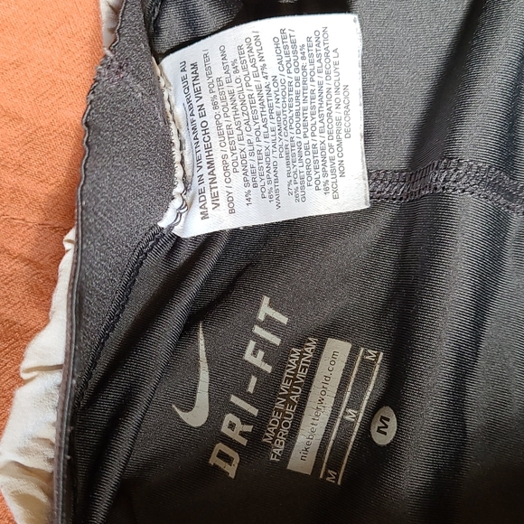 Nike dri-fit shorts size medium - Picture 4 of 9